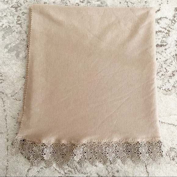 Handmade Camel Coloured Poncho with Embroidered/Lace Border - Picture 4 of 5